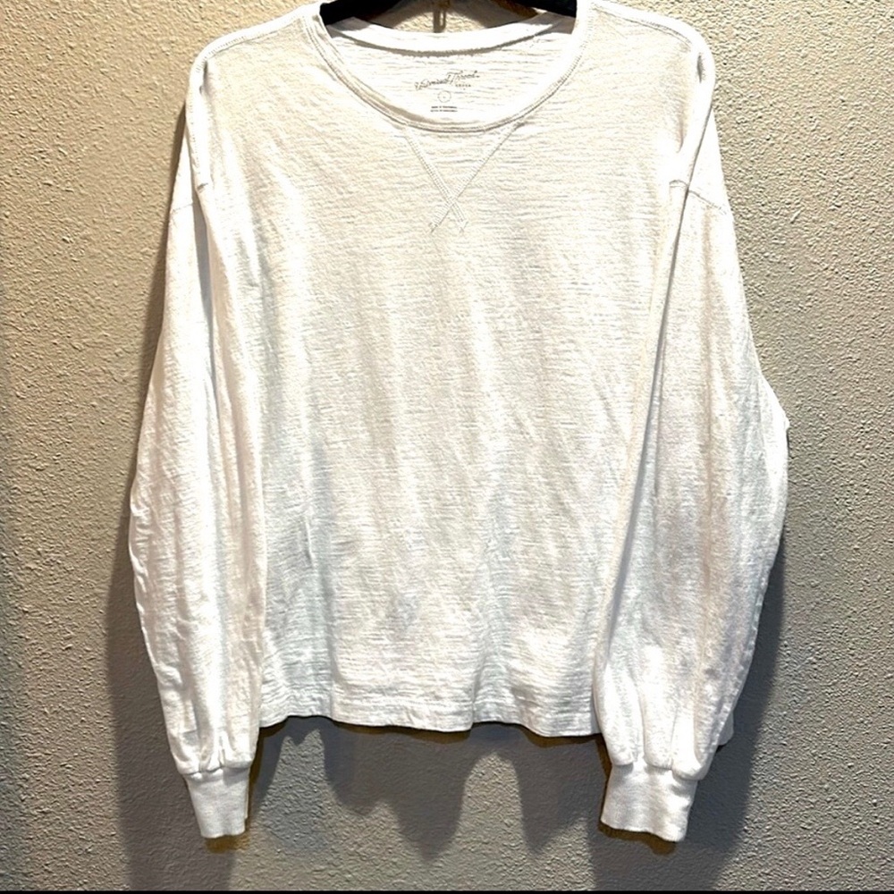 Universal Thread White Long Sleeve Women’s Top Size Large